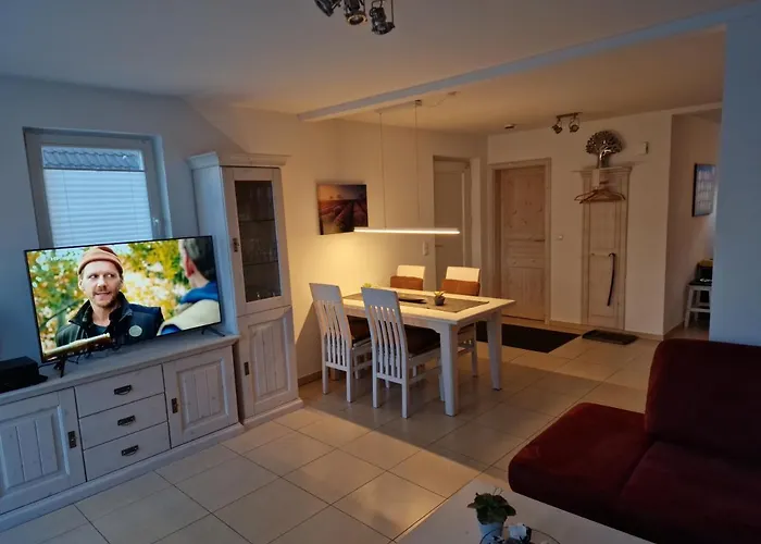 Haus Sandra غلوفي